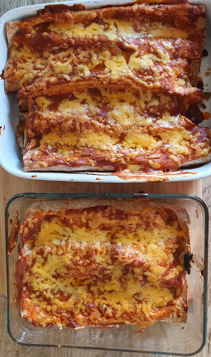 KimCroft's tweet photo. Logan has been busy this evening preparing Buffalo Wings and Enchiladas for his @OPALG_6H2122  @OPA_LG  American Food homework task. All super tasty and he even washed up!  🇺🇸🍗🌯😋 https://t.co/bo37K8tzU7