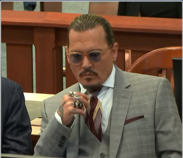 cathyrusson's tweet photo. Amber Heard WILL be present for the verdict.  Johnny Depp will NOT.  He is in the UK. 

#JohnnyDepp v #AmberHeard https://t.co/F6zG58c0X4