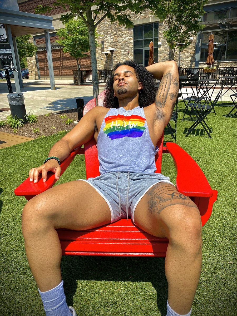 daretobedev's tweet photo. happy pride month 🥰🏳️‍🌈 https://t.co/e4FvDzdul7