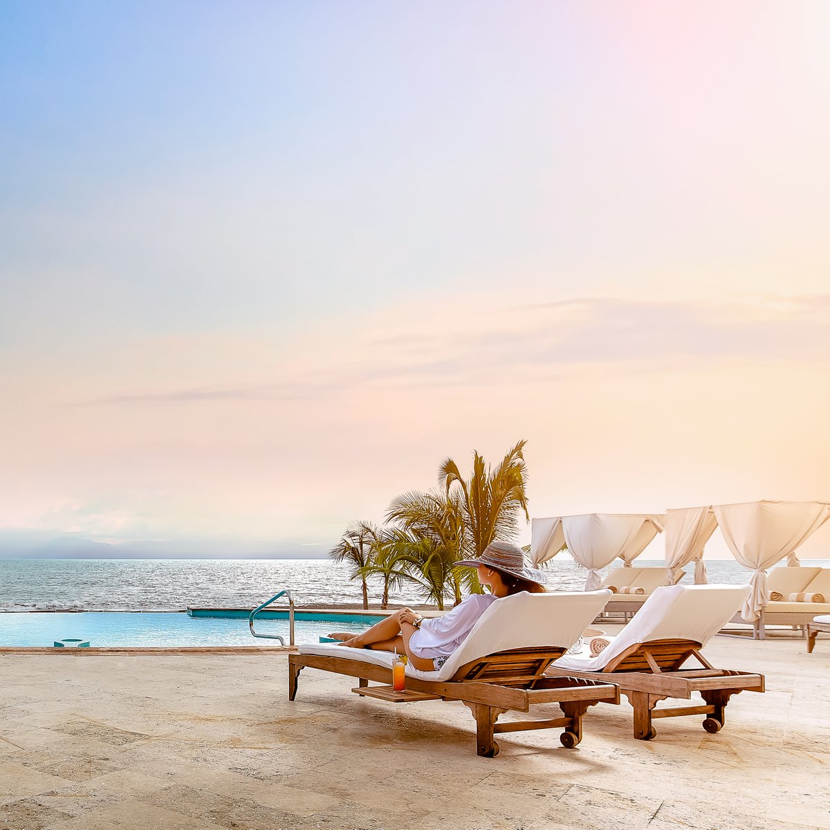 VelasMeetings's tweet photo. Where sunsets are celebrated. #LetsMeetAgain #LeetsMeet #AJourney #BeyondAllExpectation #YourSecretOasis #VelasResorts https://t.co/OcCUrB7Yg6