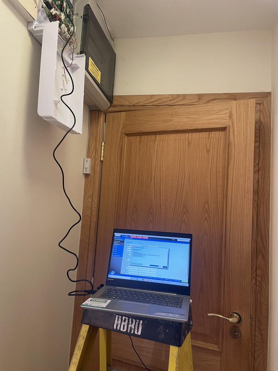 Acrobatirl's tweet photo. Upgrading / Taking over a intrusion alarm system in Howth Co.Dublin today , now the Alarm system is monitored 24/7 giving our new client peace of mind  https://t.co/hedzKLVyof https://t.co/UilIilRaS3