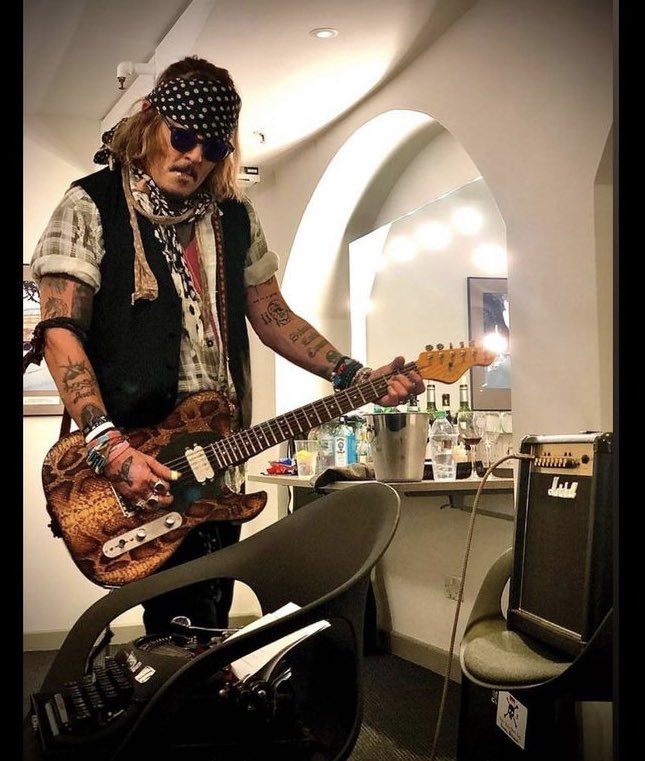 Amelia_79's tweet photo. For me, Johnny has already won ๐ Love, respect, credibility won.. And the whole world saw his innocence โฆ I am very, very happy, calm that he was able to achieve what he wanted to show his truth ๐#JohnnyDepp #johnnyDeppStrong #PositiveEnergy #love #GoodVibes https://t.co/PKhVodF2lD