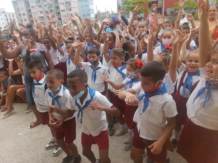 AguedoDme's tweet photo. Seguimos de fiesta con nuestros pioneros y el Proyecto de Palacio Provincial de Pioneros. De ellos somos, para ellos somos. @IsabelCamaguey @DmeCamaguey @CamagueyDPE #VamosPorMás #DiaInternacionalDeLaInfancia https://t.co/pXJ9TKxkww