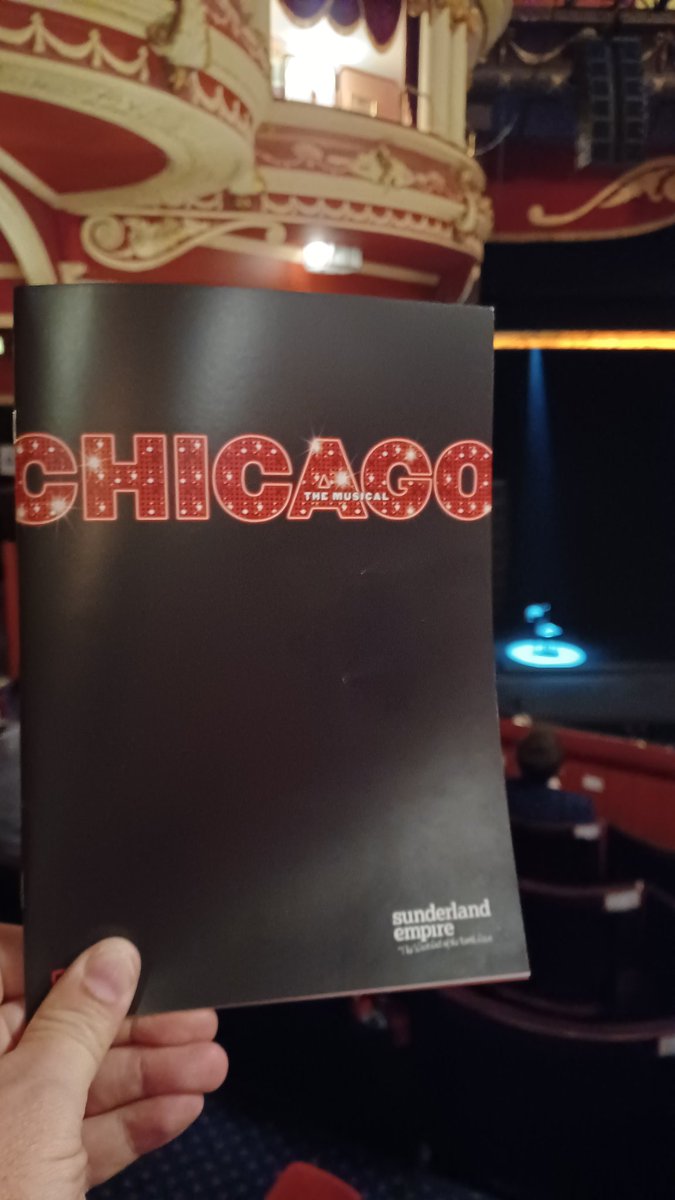 AndyBtheatre's tweet photo. All ready for @ChicagoMusical @SundEmpire #TheatreFamily
#bothreachedforthegun #timetotango https://t.co/KQd10rWu5j