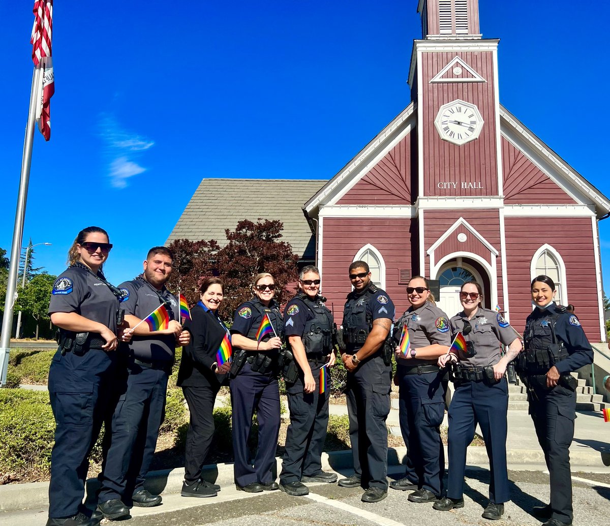 NovatoPolice's tweet photo. πHappy #PrideMonth!π³οΈβπ
We are so honored to celebrate with our #LGBTQIA+ community! We are flying our #PrideFlag high at the Novato Police Department in solidarity for the month of June.
#pridemonth2022 #Pride2022 #PRIDE #NPD #NovatoProud #NovatoPride #NovatoPolice https://t.co/vQyTZ1I70k