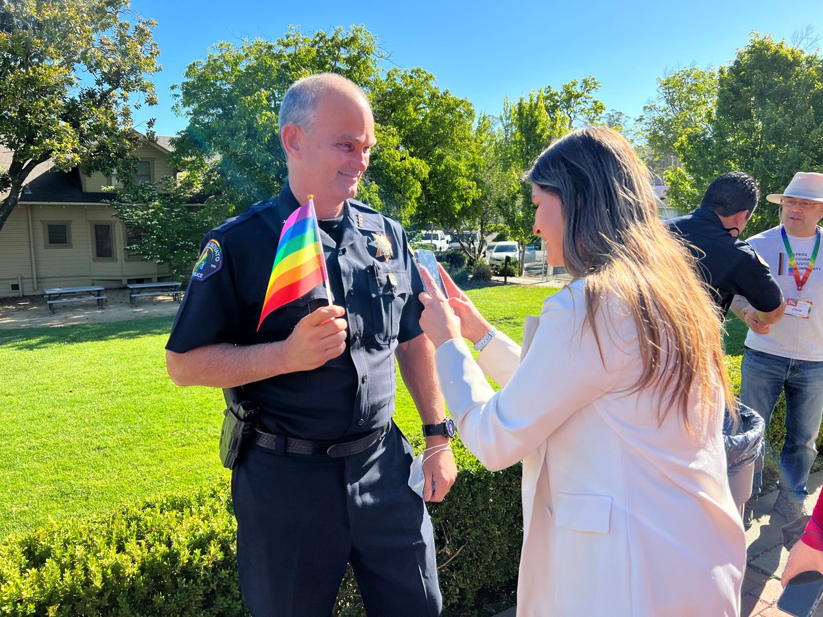 NovatoPolice's tweet photo. πHappy #PrideMonth!π³οΈβπ
We are so honored to celebrate with our #LGBTQIA+ community! We are flying our #PrideFlag high at the Novato Police Department in solidarity for the month of June.
#pridemonth2022 #Pride2022 #PRIDE #NPD #NovatoProud #NovatoPride #NovatoPolice https://t.co/vQyTZ1I70k