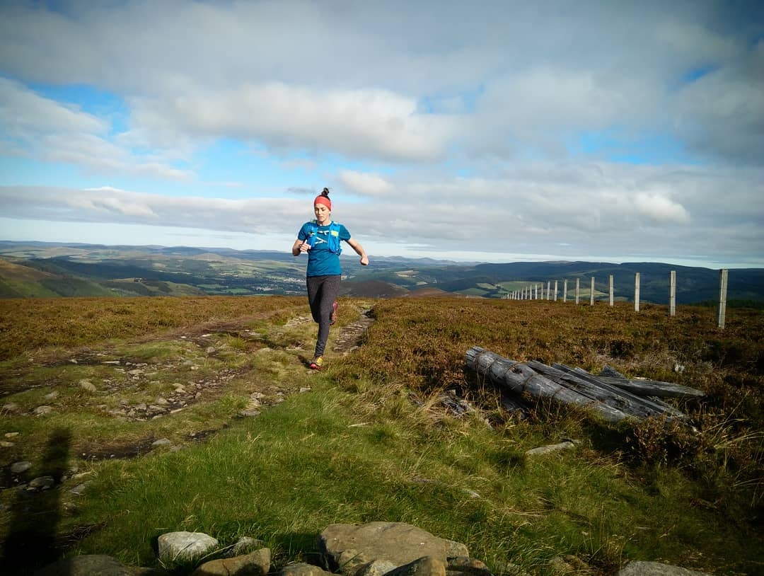 FINDRAclothing's tweet photo. It's Global running day today! A big high five to all you running enthusiasts out there who inspire us all to live healthier lives. Running is a great way to stay fit and healthy, get out in nature and reset the mind! #globalrunningday #runningenthusiasts #worldrunners #findra https://t.co/JRNEeakxSK