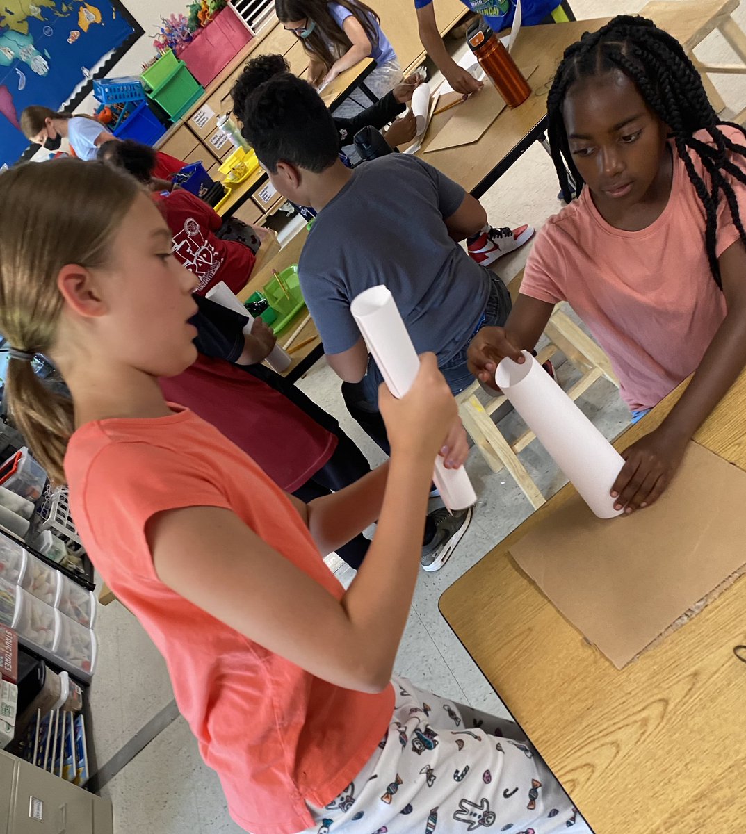 Kate_Loves_STEM's tweet photo. Beachball Towers for our last global lesson are growing our brains and reminding us that even during βsummer breakβ we can use simple materials to keep our brains active! #WHESThrivers @WHE_Whiskers https://t.co/cesK6oOdnU