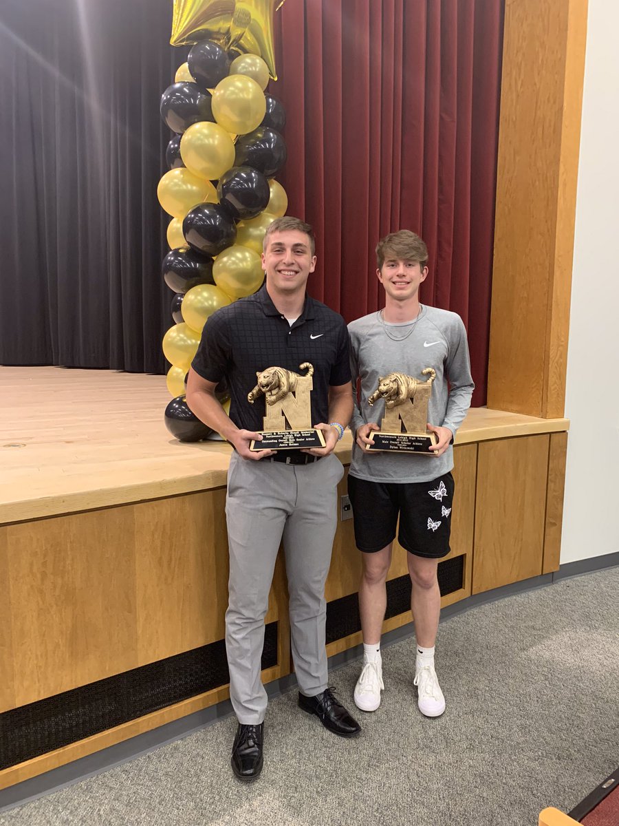 witkowski_dylan's tweet photo. Blessed to receive Northwestern Lehigh Scholar Athlete of the year!! https://t.co/GEth9afhGS