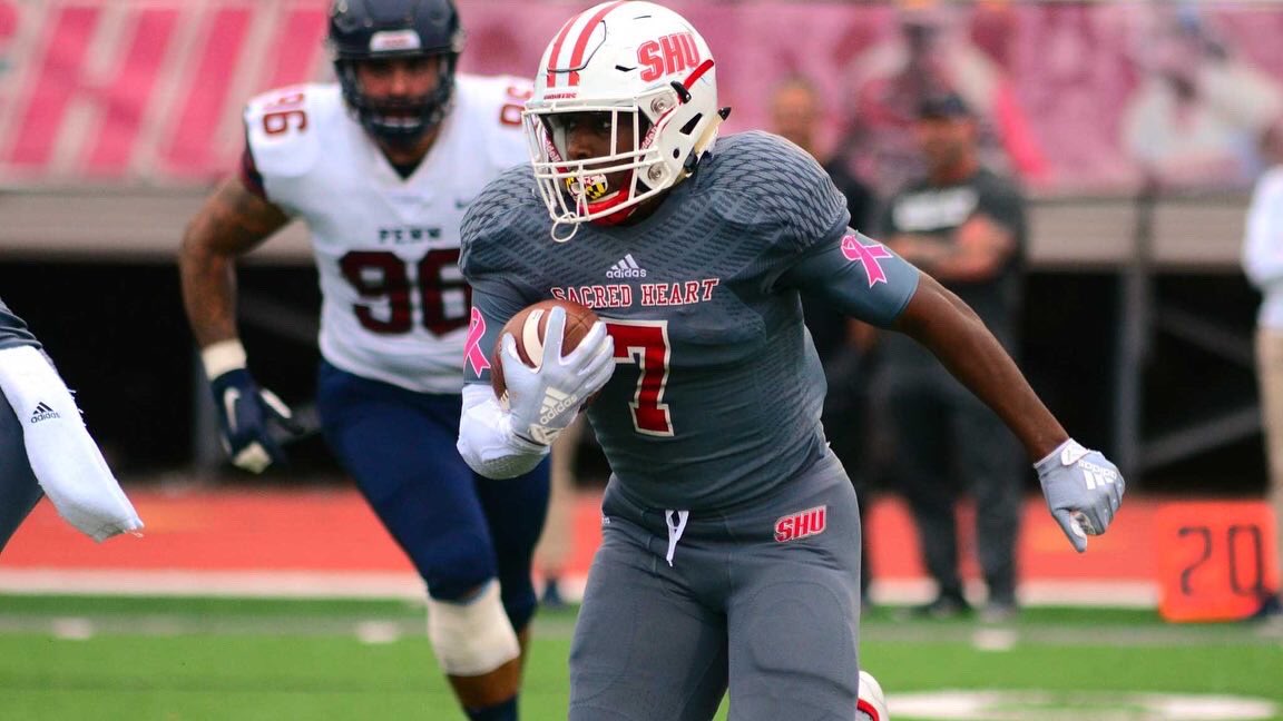 Blessed on receiving my 8th Offer from Sacred heart university thank you <a href="/BallCoachC/">Mark Clements</a> for the opportunity          #AGTG @FightMA247 @RivalsFriedman