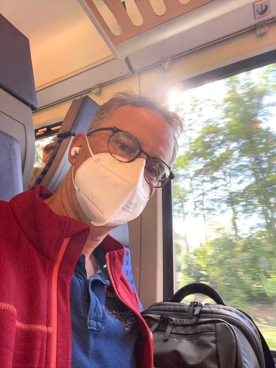 PeterJanetschke's tweet photo. Heute unterwegs dem 9-Euro-Ticket. 
#buerotag #mobilesarbeiten #bueroimrucksack https://t.co/QeSp8gPAjA