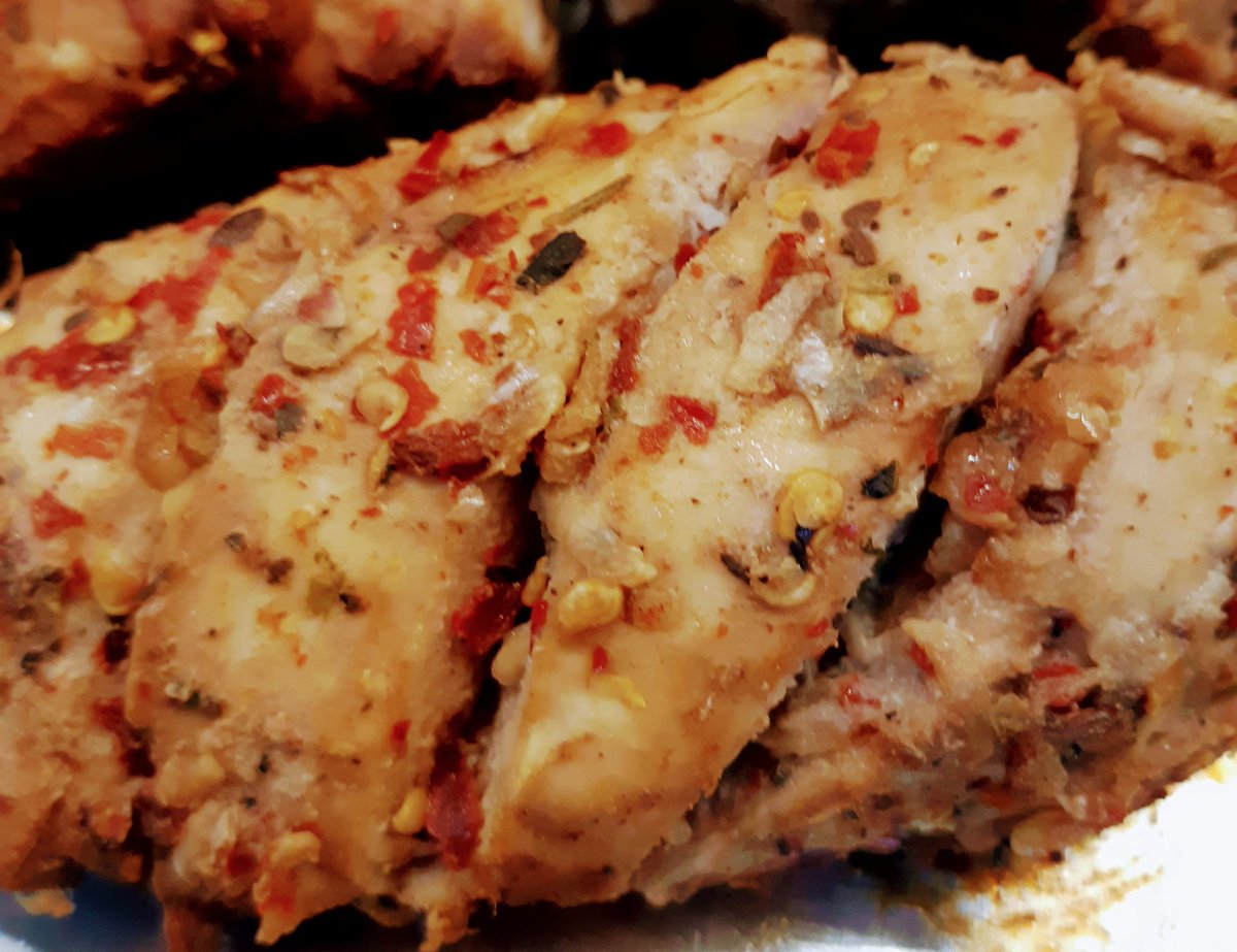 PplOfCongress's tweet photo. Aajao khane, today's spl. "Roasted Chicken"😋😋 #onionpaste #garlic #ginger #honey #vinegar #orangejuice #soyasauce #herbs #chillyflakes https://t.co/JpnQngZ6qf
