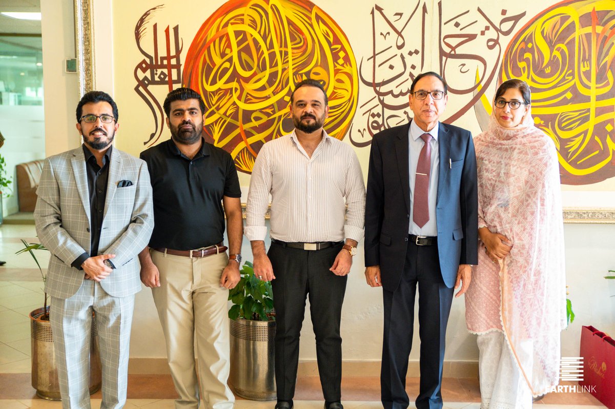 CEO Earthlink Mr. Mubusher Hayat attended the Baksh International Digital Marketing Consortium ‘Panelist Forum’ as Panel Member at COMSATS University Islamabad on 30 May 2022, where he was hosted by the CEO Baksh International, Mr. Mohsin Abbas Baksh.
#CEOEarthlink #MubusherHayat