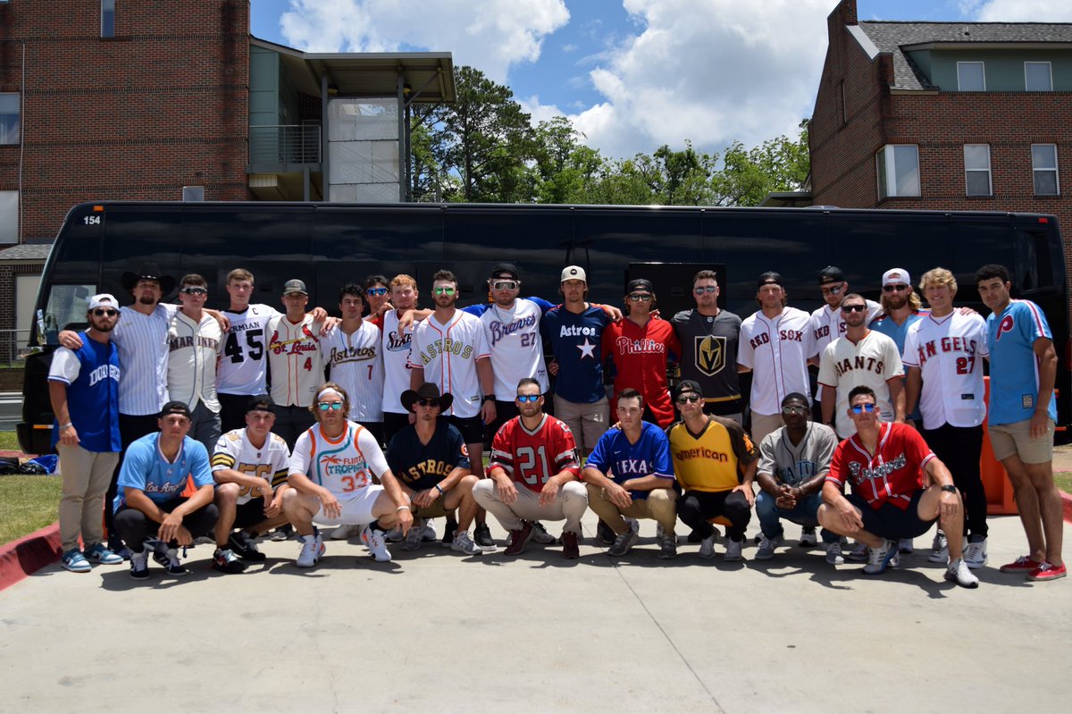 NCAABaseball's tweet photo. Jersey up for the road trip!

#RoadToOmaha x 📸 @LATechBSB 
https://t.co/QTesGF4W7N