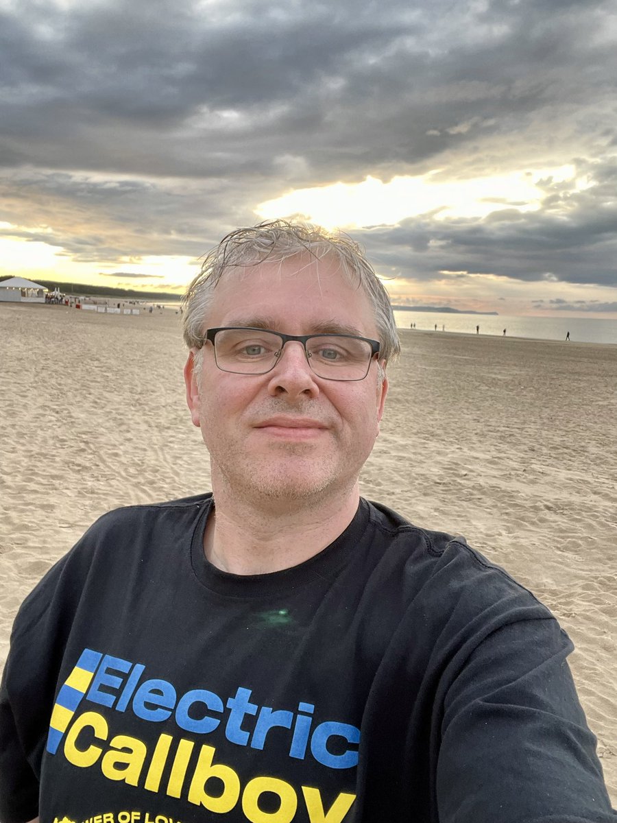 summer mood, (not so) hot sand under my feet!