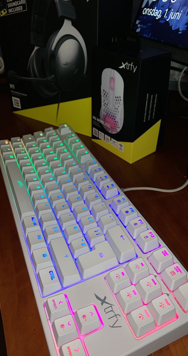 Thanks to <a href="/Xtrfy/">Xtrfy</a> &amp; <a href="/heet_gaming/">HEET</a> for sending this beautiful gear