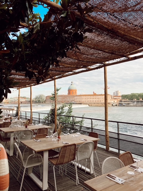 AgencelaCerise's tweet photo. [Actu client 🍒]

Nous vous donnons la réponse : c'est le nouveau restaurant éphémère des espaces #EDF #Bazacle Turbine, qui ouvre ses portes aujourd’hui !☀️⛱️🍸🥗⚙️

Carte soignée, produits locaux et de saison, le tout dans le cadre d’exception en bord de Garonne ! 

📩 CP en DM https://t.co/b65jIMjcFG