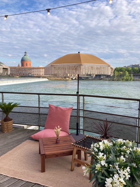 AgencelaCerise's tweet photo. [Actu client 🍒]

Nous vous donnons la réponse : c'est le nouveau restaurant éphémère des espaces #EDF #Bazacle Turbine, qui ouvre ses portes aujourd’hui !☀️⛱️🍸🥗⚙️

Carte soignée, produits locaux et de saison, le tout dans le cadre d’exception en bord de Garonne ! 

📩 CP en DM https://t.co/b65jIMjcFG