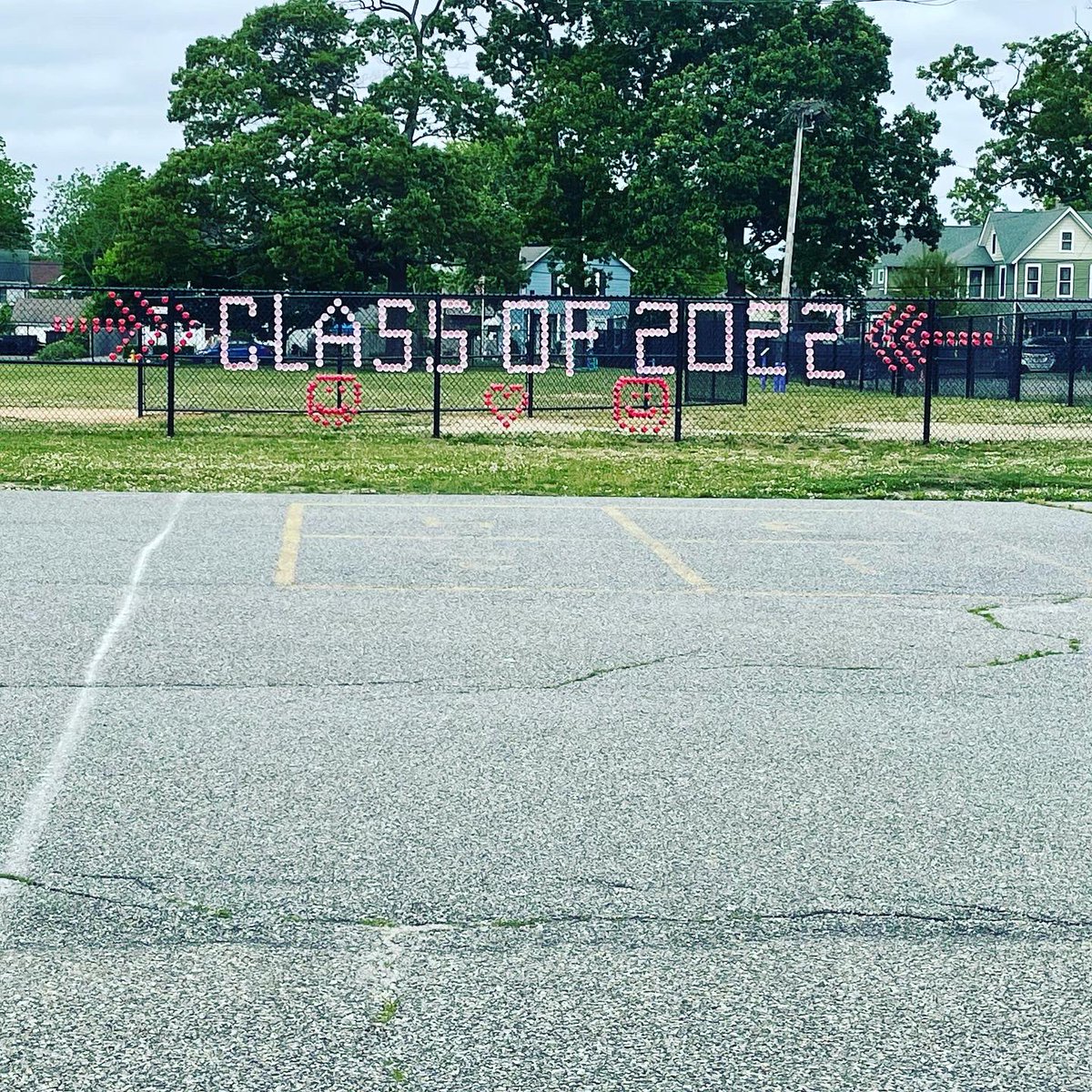 BayElementary's tweet image. Tonight is the night to celebrate our 5th graders! See you at 6:00 pm! ♥️🎓🖤 @pta_bay @PatMedSchools