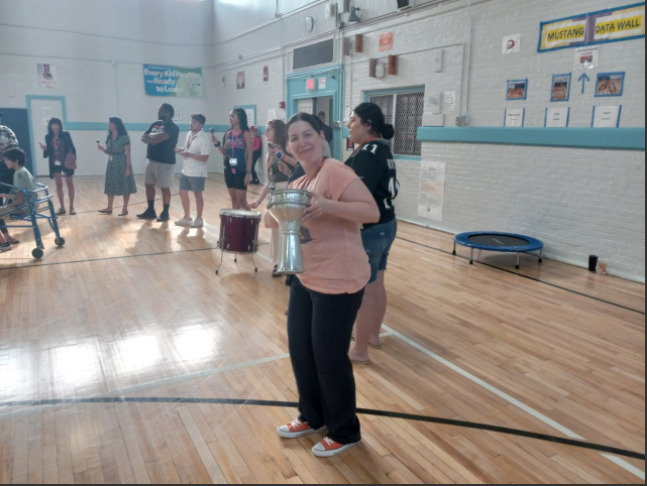 SCSDMcCarthy's tweet photo. Check out the community circle at McCarthy #SCSDSuccess #SCSDPride #SCSDCelebrates #ILoveSCSD #SCSDDiversity @SCSDMcCarthy @Syracuseschools @SCSDCares #SCSDLIBRARIES @SCSDMcCarthyLibrary https://t.co/LJWOEIi6fs