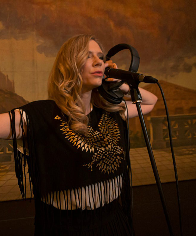 MezcalElectrico's tweet photo. Before #mezcal had ignited a spark in her imagination, Eléctrico Mezcal founder @KatBlackwell had fallen for #Oaxaca. And it was alot to do with Oaxaca City’s greatest auditoriums as a recording venue: @TeatroMAlcala. Find out why | https://t.co/UHl30Y5ZQJ https://t.co/7E8WAtnhyE