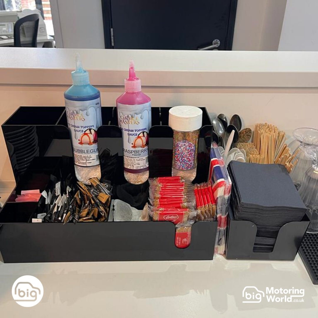 BigMotoringWrld's tweet photo. Getting into the Jubilee spirit at our Kent sites 🇬🇧🇬🇧🇬🇧

#PlatinumJubilee #Jubilee #Dealership #ThinkBig #BigMotoringWorld https://t.co/CucUR86yTZ