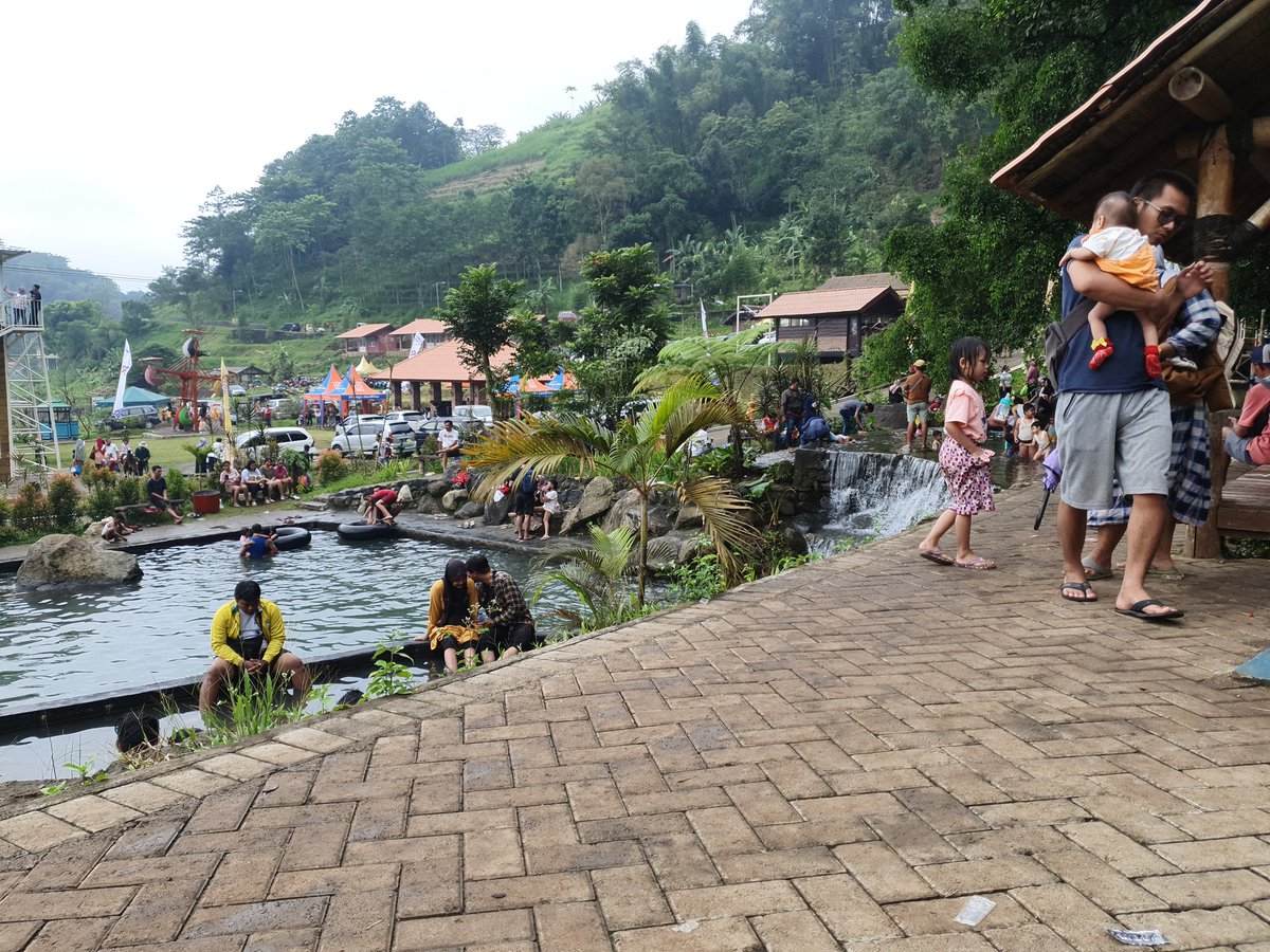 RexOver1's tweet photo. Ada yang salah dimana ? https://t.co/FVfh2fw4hX