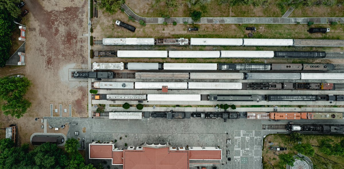 wegotaccent's tweet photo. Choose your train.
Is a transportation that it only needs motion to make it more romantic.
Who doesn’t love trains they are magnificent machines.
#train
#pueblacity
#dronemexico
#drone_mexico
#wegotaccent
#aerialphotography
#djiglobal
#djiphotography
#air2s https://t.co/oMF8HWkw9q