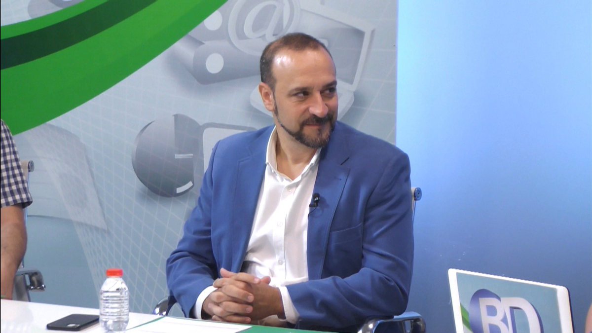 IrisMPons's tweet photo. #BDC 01-06-22 @TV_Comarcal
🗣 Tertúlia d'actualitat amb Ricard Chulià @RicardChulia Elio Cabanes @ElioCabanes i José Ramiro @jorapas
#Ondara #DescentralitzacióInstitucions #Assut #MònicaOltra #AniversariEstatut #FestesCatalanistes #Xàbia https://t.co/iabnsiO9wF