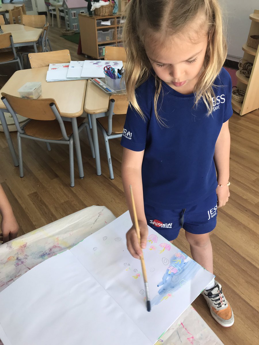 JESSJumeirahYr1's tweet photo. This week Y1 have been using different mediums to create a piece of art work based on a famous Monet painting. Can you guess which painting we got our inspiration from? #JESSJumCreative #JESSJumArt https://t.co/l5TjkIQ1YB