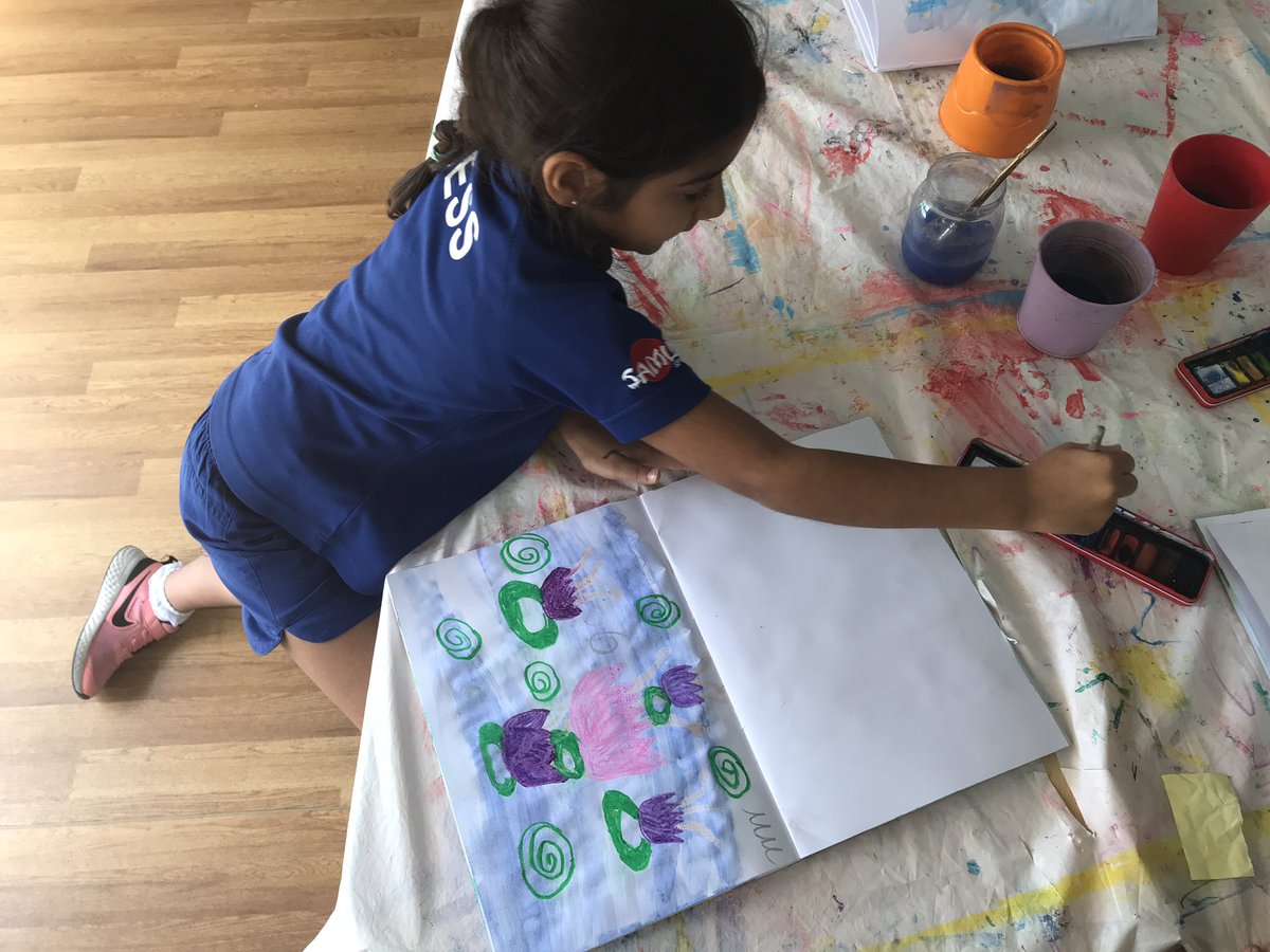 JESSJumeirahYr1's tweet photo. This week Y1 have been using different mediums to create a piece of art work based on a famous Monet painting. Can you guess which painting we got our inspiration from? #JESSJumCreative #JESSJumArt https://t.co/l5TjkIQ1YB