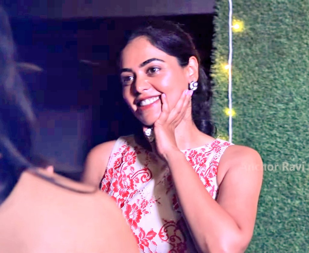vikyath_kumar's tweet photo. Can't wait to get a new pics of you from your official handle @thebindumadhavi please be active for your fans
#BindhuMadhavi #adapuli #BigBossNonStop https://t.co/aGRpGKfpos