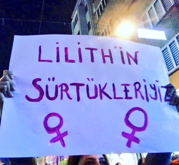 zcakir27's tweet photo. Şu dövizleri açanlar, bunları alkışlayanlar ve bunlarla aynı yatağa girenler #sürtük denildi diye edep, ahlak dersi vermeye kalkışıyor bir de iyi mi… https://t.co/g6jnGFao8j