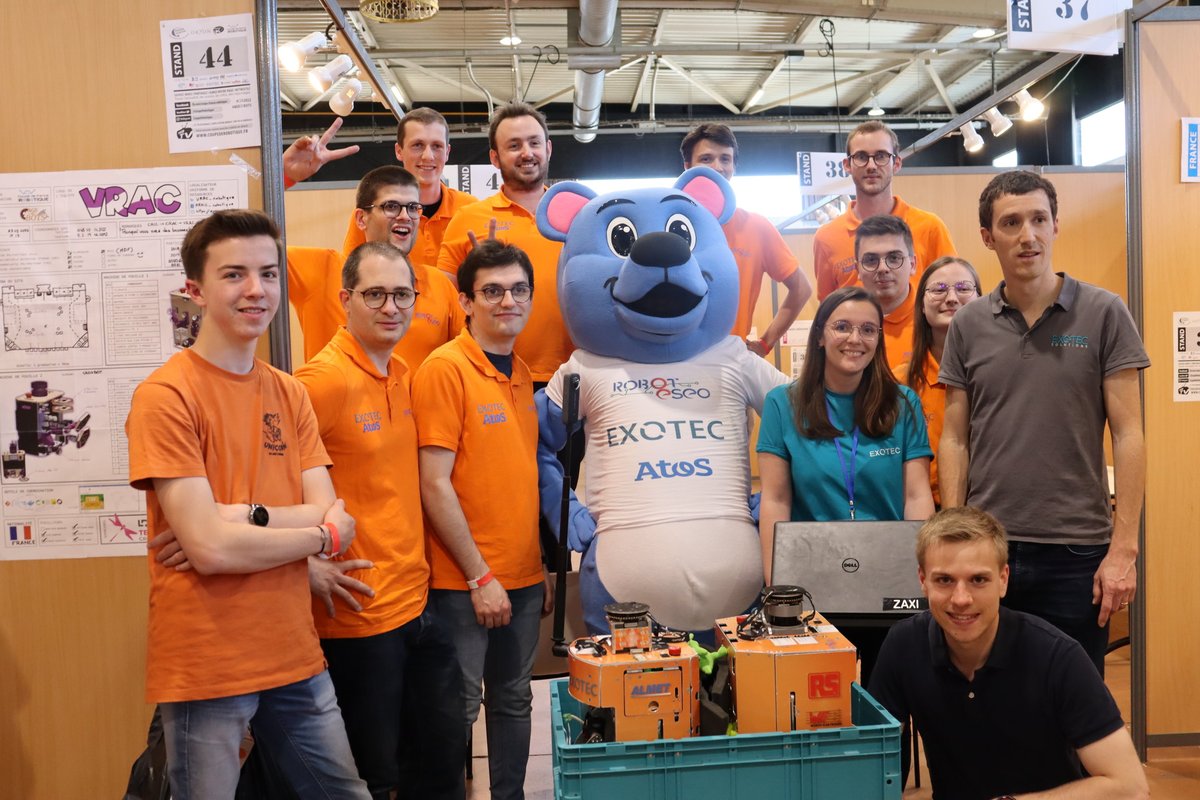 ESEORobot's tweet photo. En cette fin d'année, nous tenons à remercier @exotec, notre sponsor principal.
Exotec nous soutient depuis 3 ans dans le développement de nos robots. 
Merci à tous les membres d'Exotec présent à la coupe pour leur soutien et au Skypod "SOME" ! 🤖

#CDR2022
#partenariat
#robots https://t.co/4WfiGEULxm