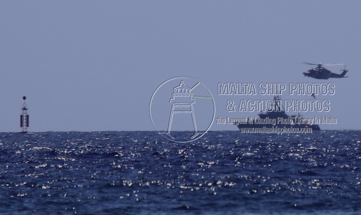 Shipguru's tweet photo. #ArmedForcesofMalta #AustalClass #InshorePatrolCraft #P22 with #AS1428 #AgustaWestland #AW139 #helicopter during #winchex off #grandharbourmalta - 28.05.2022 -www.maltashipphotos.com - NO PHOTOS can be used or manipulated without our permission @austal https://t.co/eM8nJtLeBQ