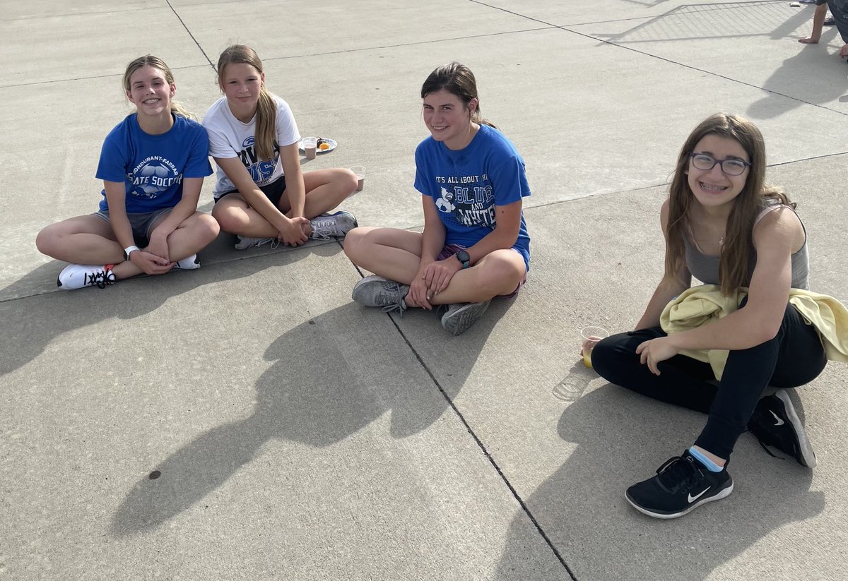 BonduXC's tweet photo. Kick off to Summer Running! First we run, then we refuel. #XC22 https://t.co/l441MRyUMU