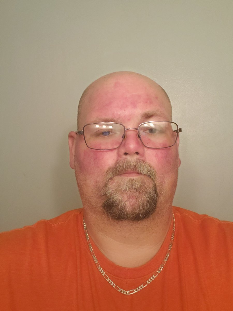 DanielM42679438's tweet photo. Another boring day done my 3 miles walk shower guess go riding wish I Great puss eat https://t.co/Uaaev29wFP