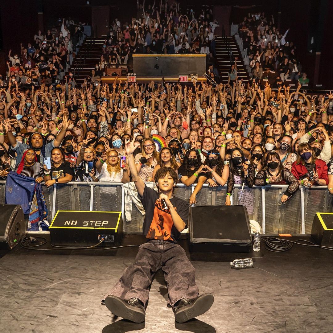 TheRoseIntl's tweet photo. Pics from NYC from @transparentfeed IG. #woosung #WoosungInNYC #mothshowcase https://t.co/EpqNwtBQ9x