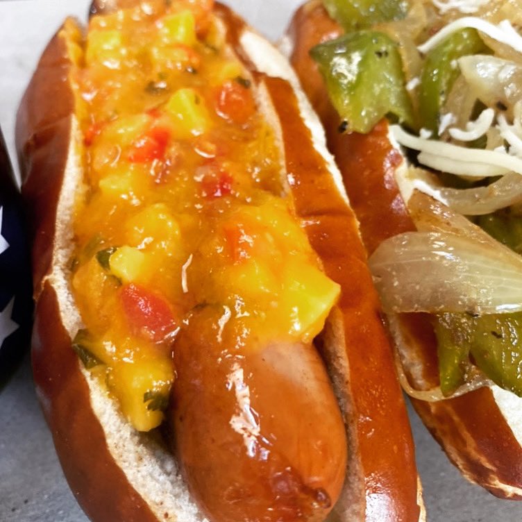 BFBratwurst's tweet photo. Hump Day calls for something both Sweet and Spicy, and our Jalapeรฑo Cheddar Brat topped with a Sweet Mango Salsa hits the spot ๐ #BlackForestBratwurst #Bratwurst #BestWurst #BFBratwurst #Wurst #WurstOfInstagram #HumpDay #SweetAndSpicy #jalapeno #JalapenoCheddar #WurstWednesday https://t.co/776AzAFxTl