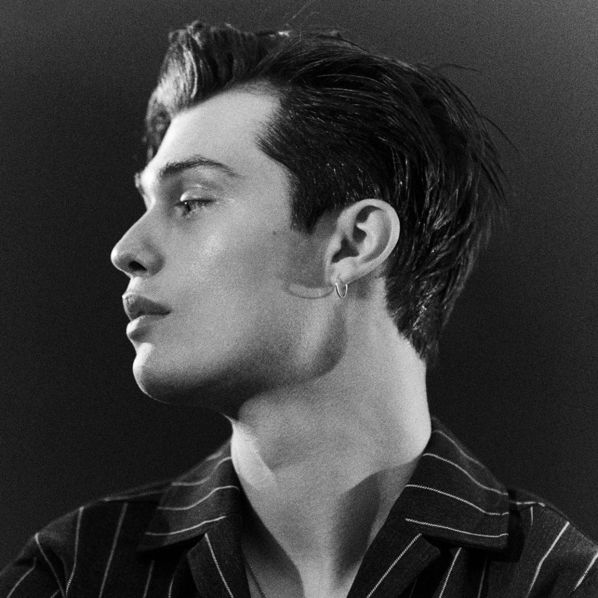 FilmUpdates's tweet photo. Taylor Zakhar Perez and Nicholas Galitzine will star in Prime Video’s rom com ‘Red, White &amp; Royal Blue,’ based on the novel of the same name.

It centers around Alex Claremont-Diaz, the First Son of the US, and his romantic relationship with Prince Henry, a British prince. https://t.co/gSefOJ3P5D