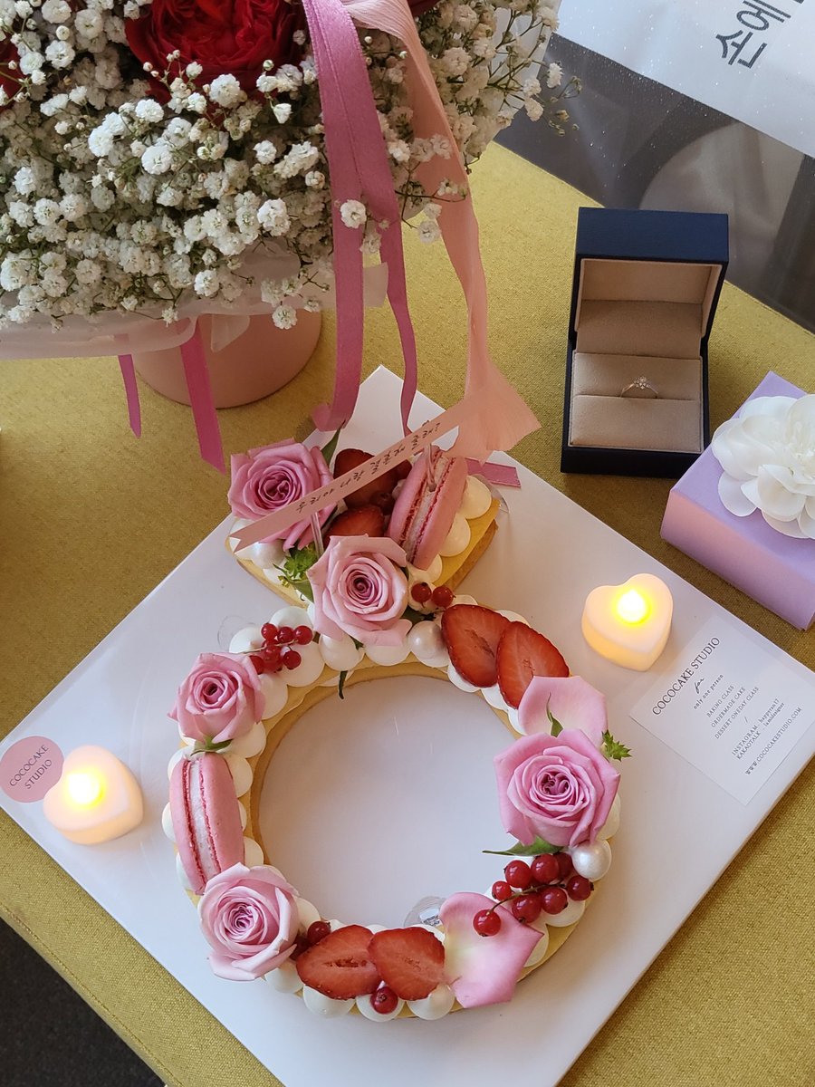 yuuuri37's tweet photo. 💍遅くなりましたがご報告💍

韓国でおっぱさんにプロポーズ貰いました💐
実を言うと2021年の12月17日に両国で籍をいれまして、夫婦として5ヶ月ほど経過しています！

いつも応援して頂き、ありがとうございます💐これからも応援して頂ければなと思います🙂🤎

#日韓夫婦 #日韓カップル #프로포즈 https://t.co/CSD6d3oRjq