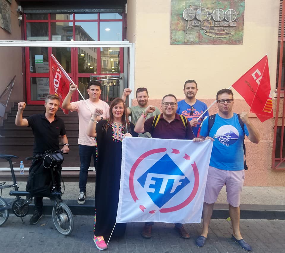 ETF_Europe's tweet photo. #ETFDockers back to our members✊🏼
🇪🇸 In Valencia con los compañeros de @EstibaCcoo  to discuss the working conditions of our 🇪🇸dockers, the new CBA, threats to the pool system, the impact of 🇪🇺 policies on dock work. 

💪Let's face these challenges together👊🏼

#futureofdockwork https://t.co/2Snb8QXSDj