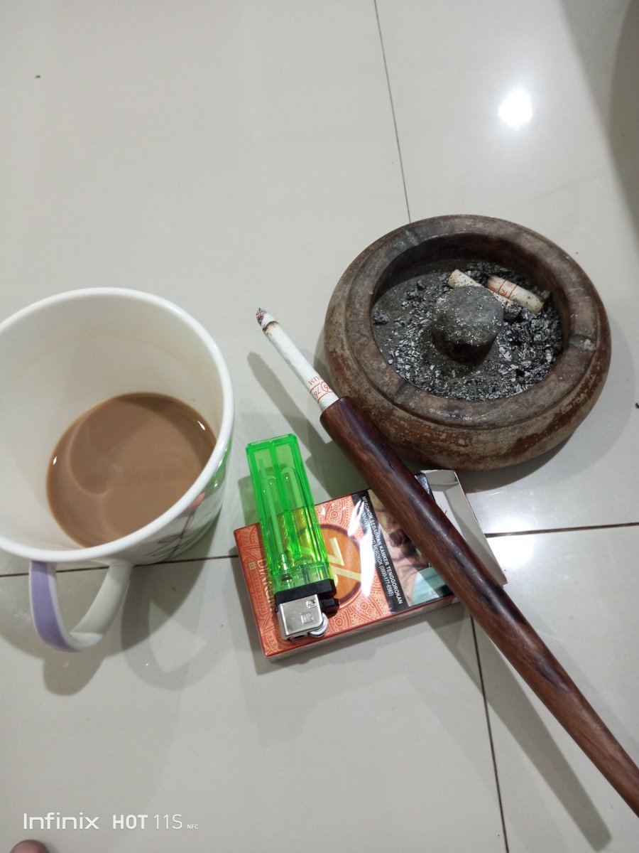 AndyRwaitfore's tweet photo. apa yang dirisaukan selain uban dan gigi berlubang? https://t.co/Un0y5EqqEm