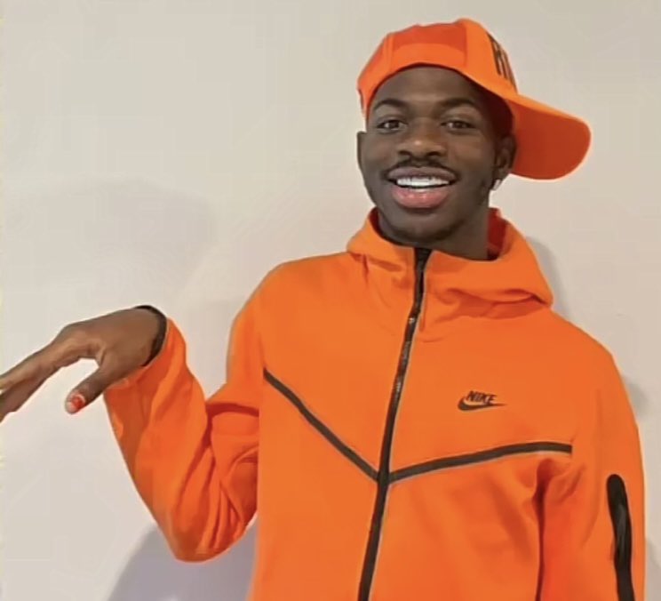 StarkNas's tweet image. Companies logos on May 31st vs June 1st be like: