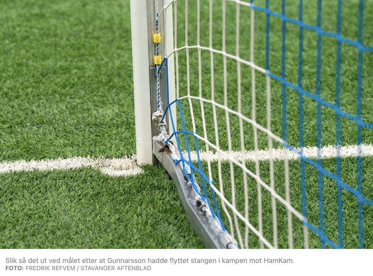 gauseth's tweet image. Viking gjør mye rett. Dette er derimot usmakelig. Viking-keeper Gunnarson flytter altså målets stolper, slik at det blir mindre. Om noen skulle være i tvil: Dette er juks og må straffes. Keepertrener Hegre bidrar med et moralsk kompass ute av kurs...