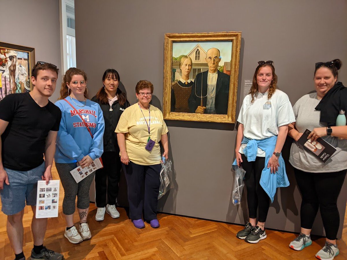 una_geo's tweet photo. #una_geo has returned from Chicago! Thirteen students participated and learned about urban geography. Here we visit the Art Institute of Chicago, walk through the downtown "Loop," and take an architectural tour on the Chicago River. Stay tuned for more photos! (Part 1). 3 https://t.co/lg22BSInKQ