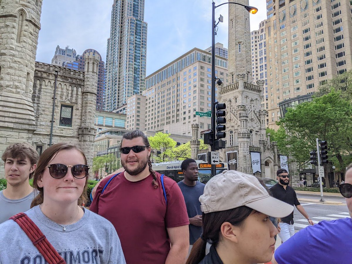 una_geo's tweet photo. #una_geo has returned from Chicago! Thirteen students participated and learned about urban geography. Here we visit the Art Institute of Chicago, walk through the downtown "Loop," and take an architectural tour on the Chicago River. Stay tuned for more photos! (Part 1). 1 https://t.co/LrfUMMGgsR