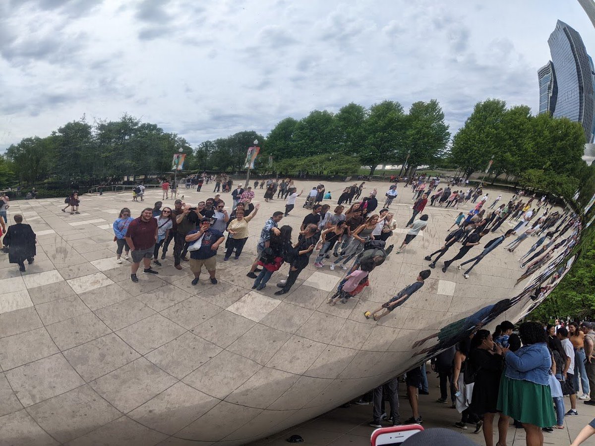 una_geo's tweet photo. #una_geo has returned from Chicago! Thirteen students participated and learned about urban geography. Here we visit the Art Institute of Chicago, walk through the downtown "Loop," and take an architectural tour on the Chicago River. Stay tuned for more photos! (Part 1). 2 https://t.co/BxWU6jHcyu