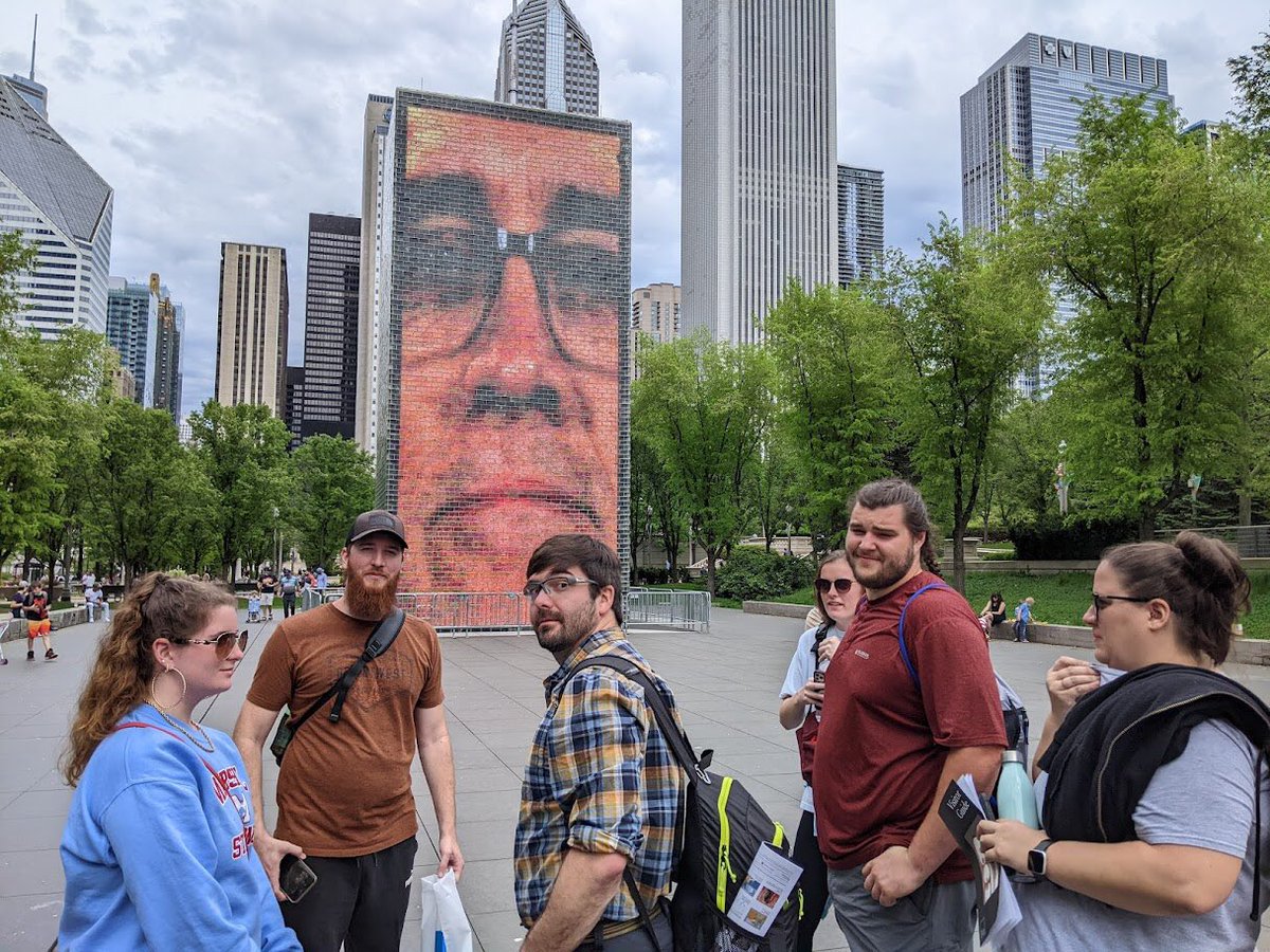 una_geo's tweet photo. #una_geo has returned from Chicago! Thirteen students participated and learned about urban geography. Here we visit the Art Institute of Chicago, walk through the downtown "Loop," and take an architectural tour on the Chicago River. Stay tuned for more photos! (Part 1). 2 https://t.co/BxWU6jHcyu