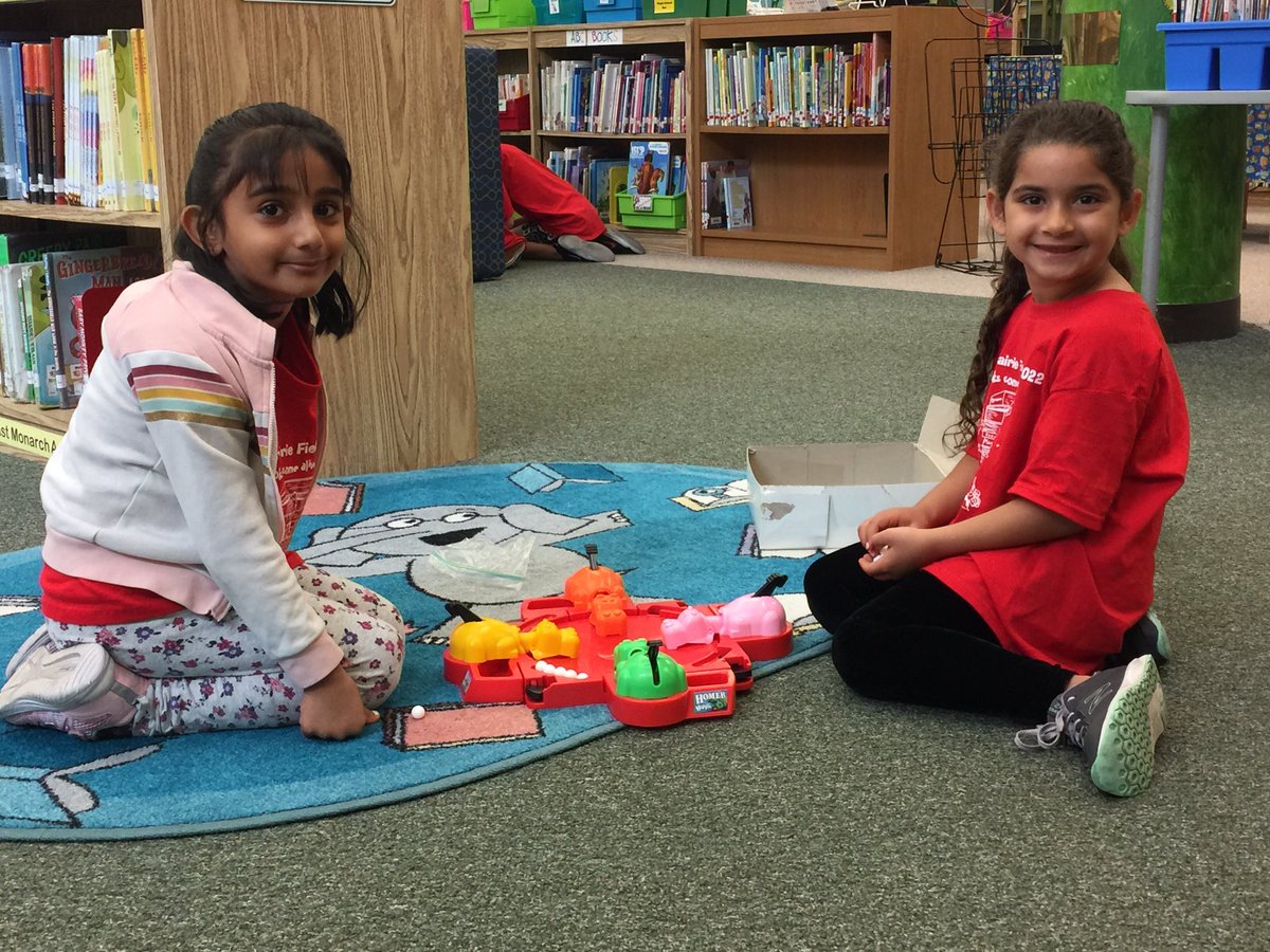 GPLibrary_MrsC's tweet photo. Extra recess with @mrsjackson219โs class. Way to go Golden Shelf Elf winners! @GP157c #GPGoes4Gold #Allin157C #157cGrows https://t.co/ptarvh5Fe9